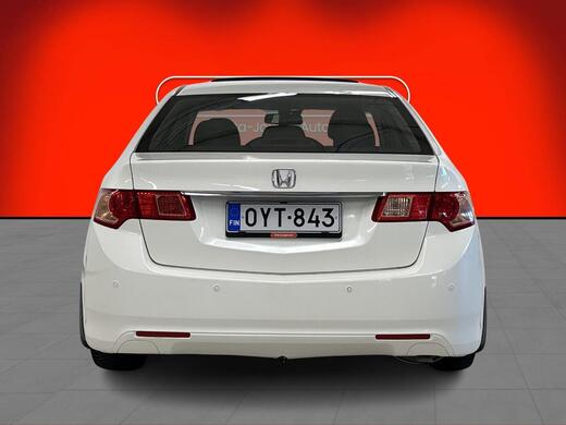 Honda Accord vaihtoauto