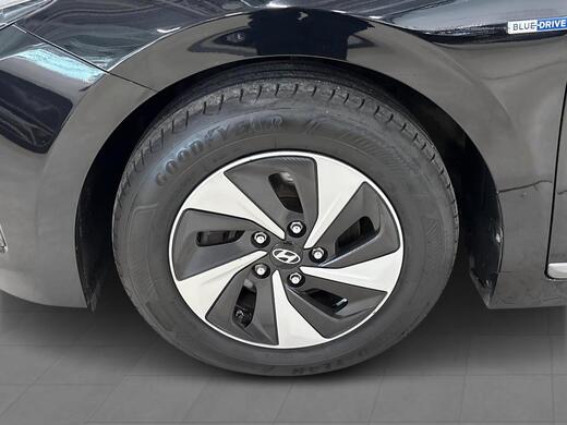 Hyundai IONIQ hybrid vaihtoauto