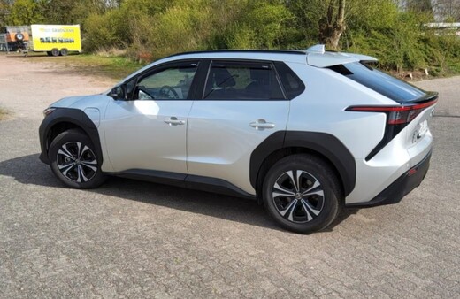 Toyota bZ4X vaihtoauto