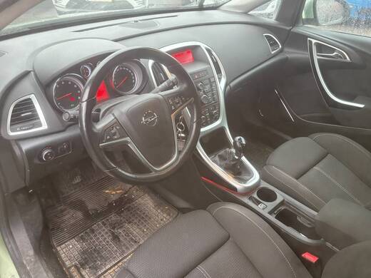 Opel Astra vaihtoauto