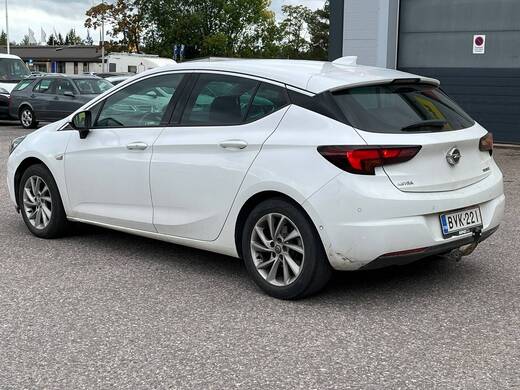 Opel Astra vaihtoauto