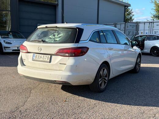 Opel Astra vaihtoauto