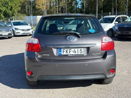 Toyota Auris vaihtoauto