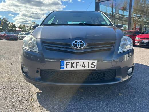 Toyota Auris vaihtoauto