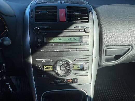 Toyota Auris vaihtoauto