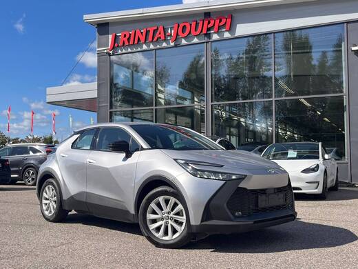 Toyota C-HR vaihtoauto