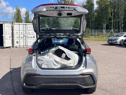 Toyota C-HR vaihtoauto