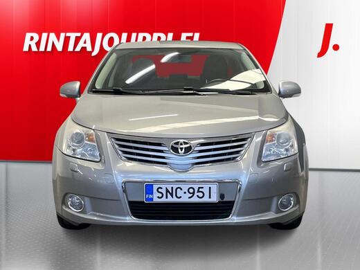 Toyota Avensis vaihtoauto