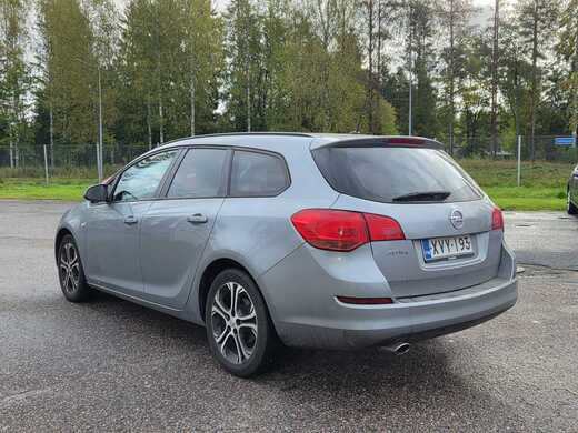 Opel Astra vaihtoauto