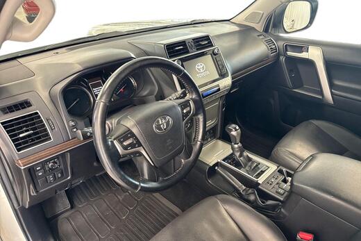 Toyota Land Cruiser vaihtoauto