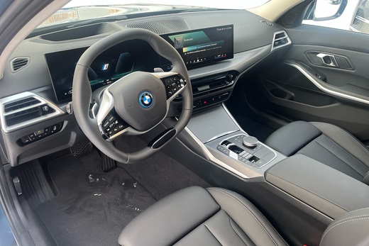 BMW 330 vaihtoauto