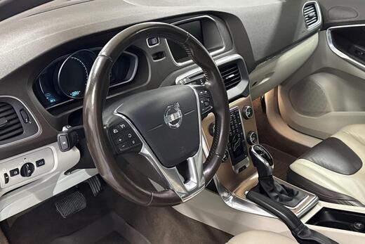 Volvo V40 Cross Country vaihtoauto