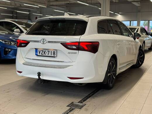 Toyota Avensis vaihtoauto