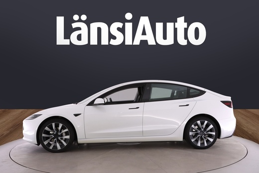 Tesla Model 3 vaihtoauto