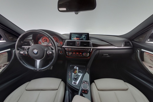 BMW 330 vaihtoauto