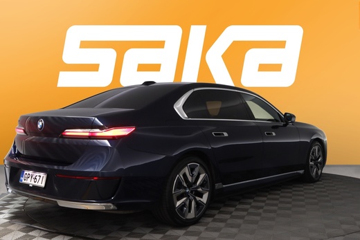 BMW i7 vaihtoauto