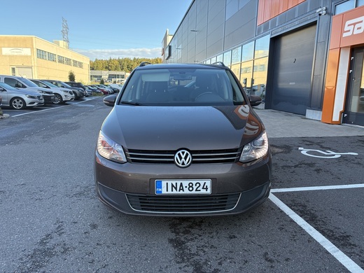 Volkswagen Touran vaihtoauto