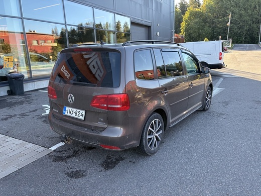 Volkswagen Touran vaihtoauto