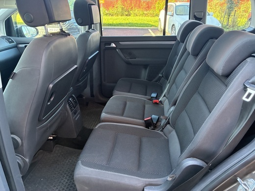 Volkswagen Touran vaihtoauto