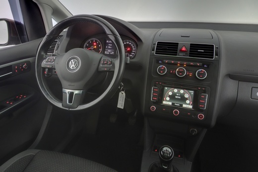 Volkswagen Touran vaihtoauto