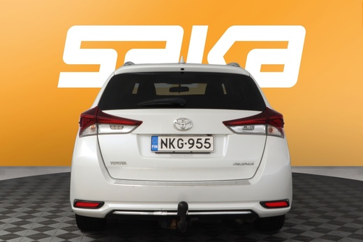 Toyota Auris vaihtoauto