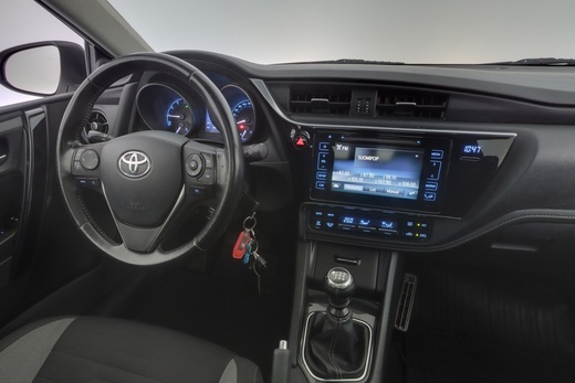 Toyota Auris vaihtoauto