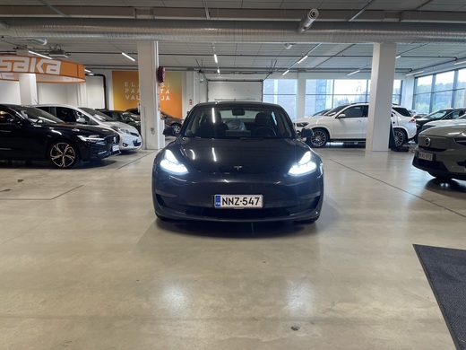 Tesla Model 3 vaihtoauto