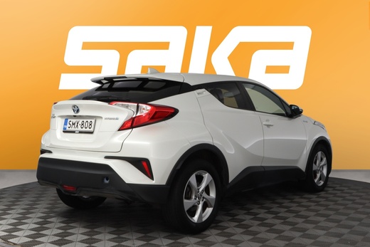 Toyota C-HR vaihtoauto