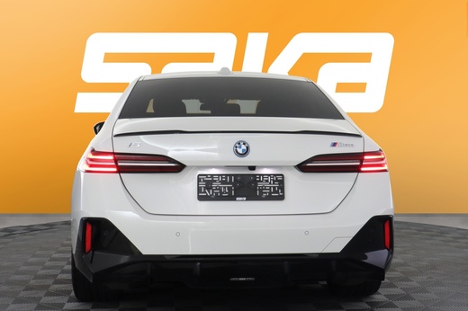 BMW i5 M60 vaihtoauto