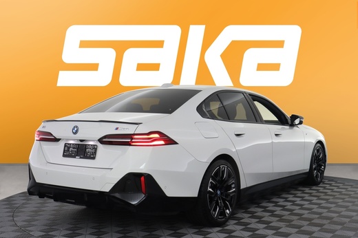 BMW i5 M60 vaihtoauto