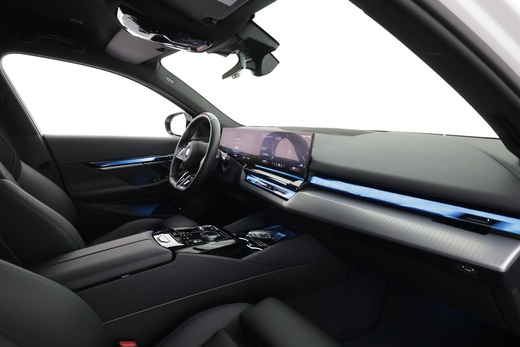 BMW i5 M60 vaihtoauto