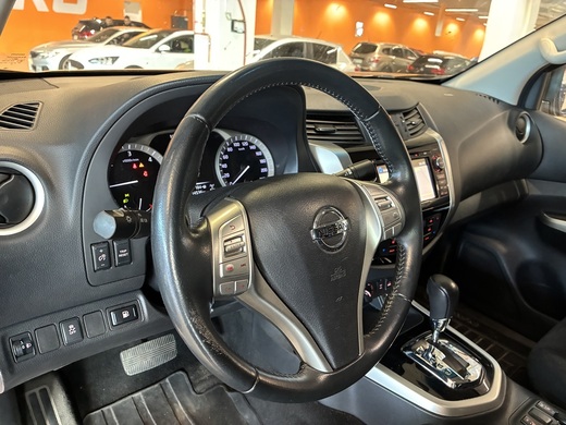 Nissan Navara vaihtoauto