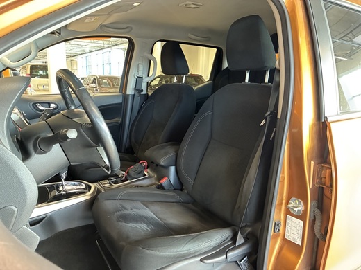 Nissan Navara vaihtoauto