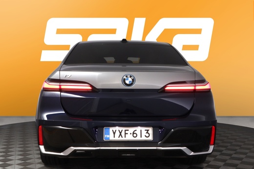 BMW i7 vaihtoauto