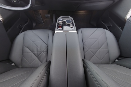 BMW iX vaihtoauto