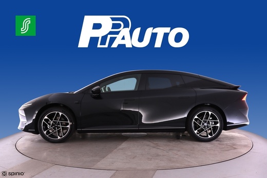 XPENG P7+ vaihtoauto