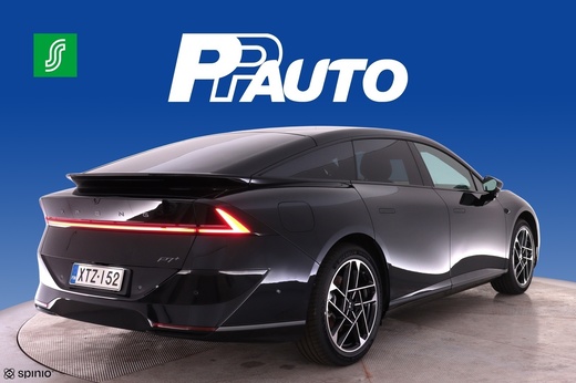 XPENG P7+ vaihtoauto