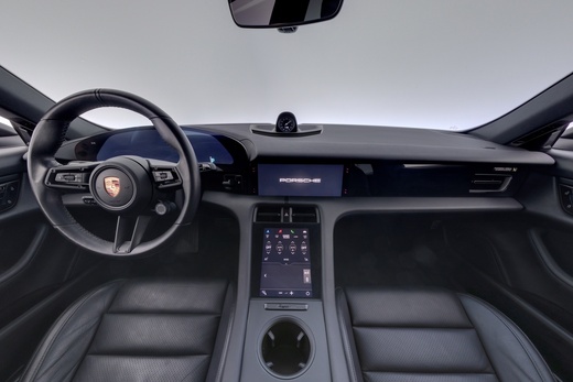 Porsche Taycan vaihtoauto