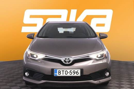 Toyota Auris vaihtoauto