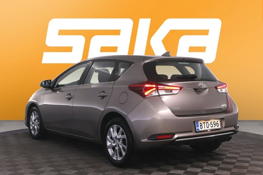 Toyota Auris vaihtoauto