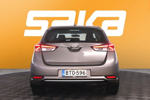 Toyota Auris vaihtoauto