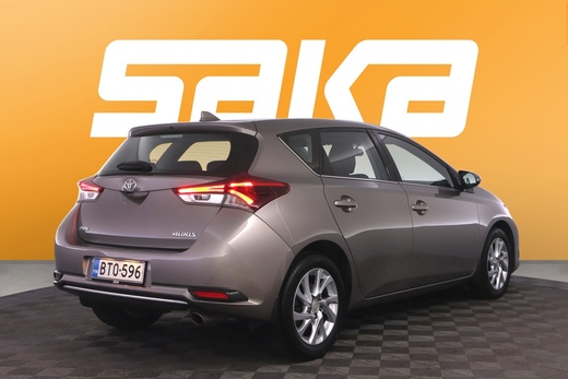 Toyota Auris vaihtoauto