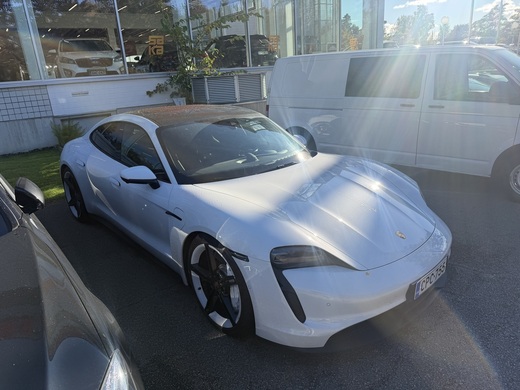 Porsche Taycan vaihtoauto