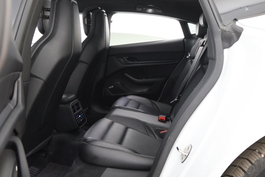Porsche Taycan vaihtoauto