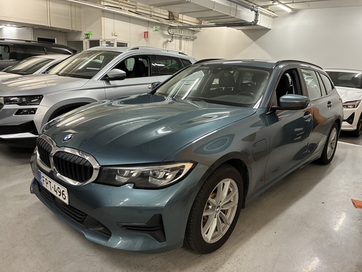 BMW 330 vaihtoauto