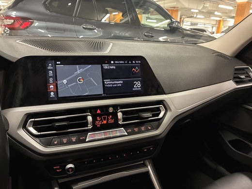 BMW 330 vaihtoauto
