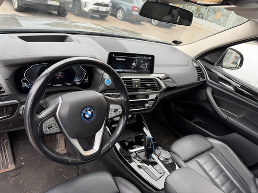 BMW iX3 vaihtoauto