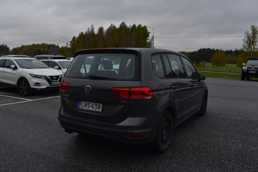 Volkswagen Touran vaihtoauto