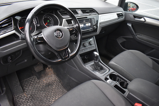 Volkswagen Touran vaihtoauto