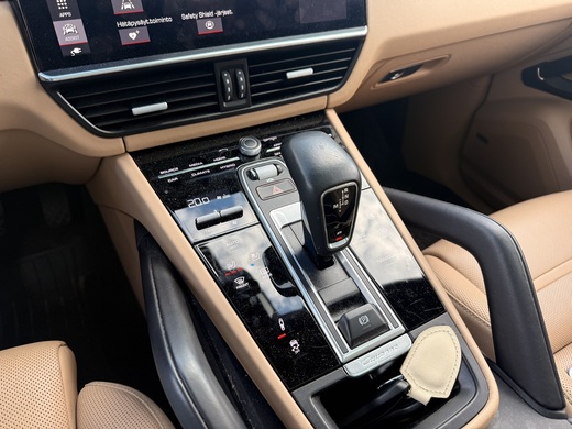 Porsche Cayenne vaihtoauto